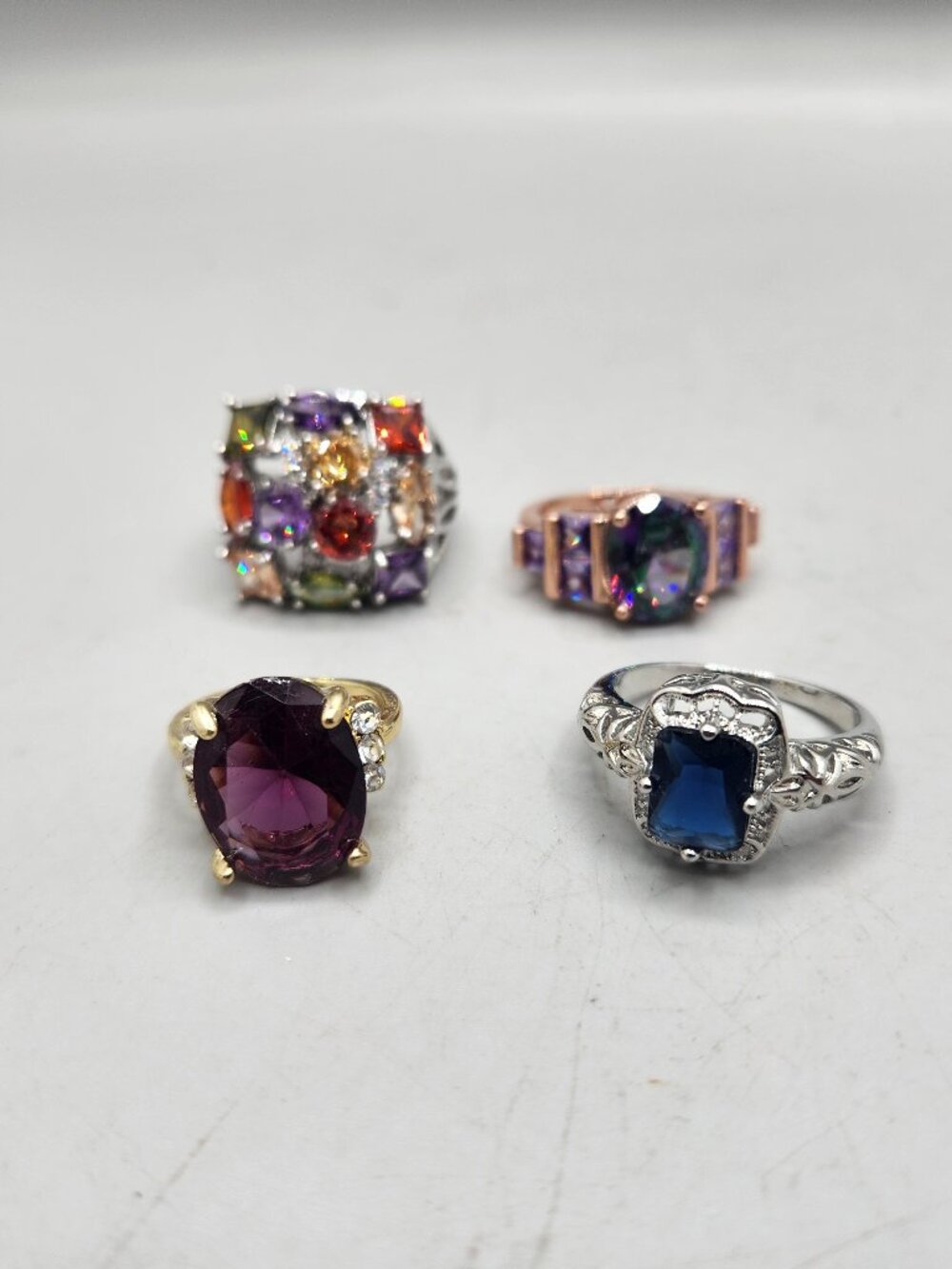 Lot of 4 Costume Jewelry Rings Rhinestones Fashion Bling Statement Assorted Size